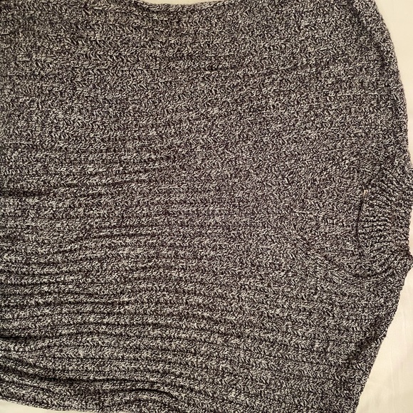 Hollister Grey long sleeve shirt with color neck top - Picture 1 of 2